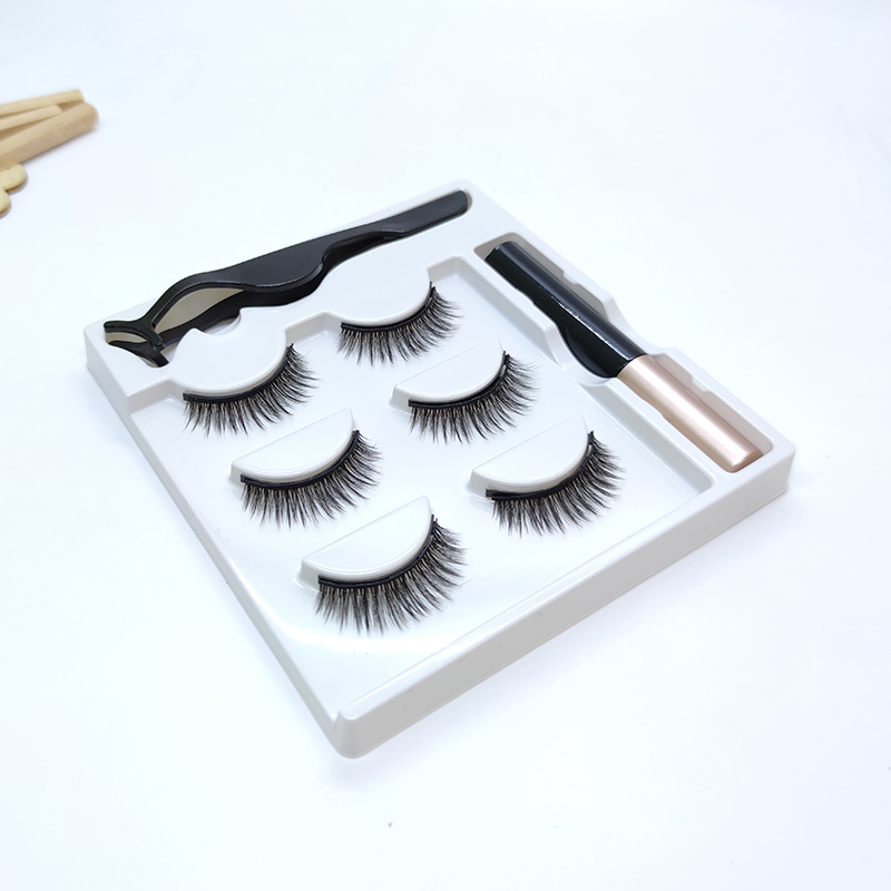 Falsa Magna Eyelashes reusable